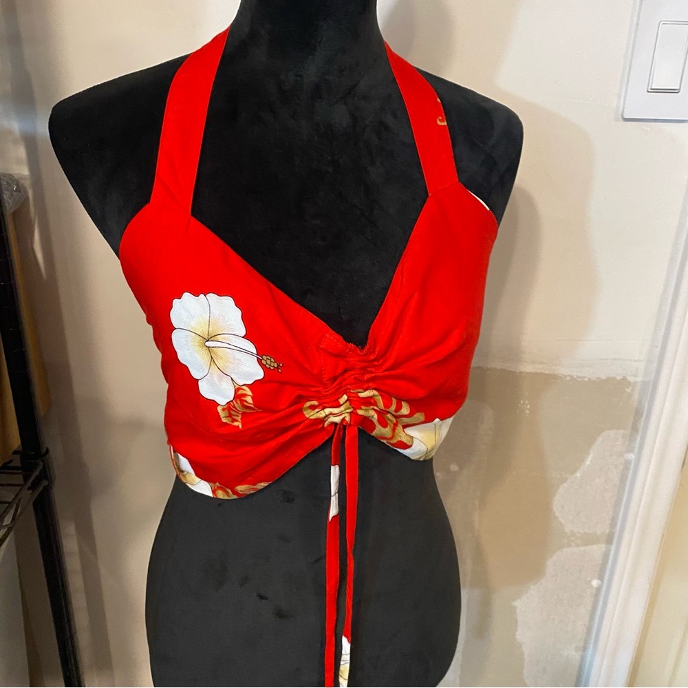 Hibiscus Collection Hawaii Top Red Floral Halter Top V Neck Beach Cropped
